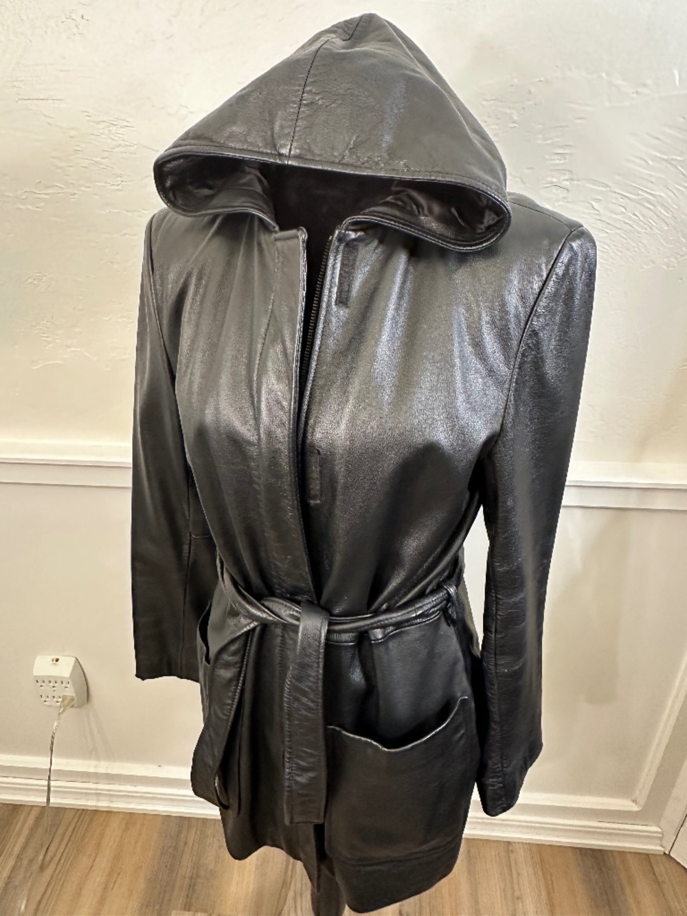 Colebrook & Co Black Genuine Leather Hooded Belted Coat Size M
